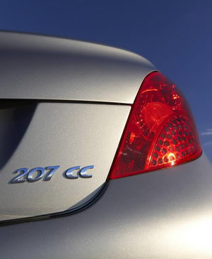 
Peugeot 207 CC (2007). Design extrieur 28
 