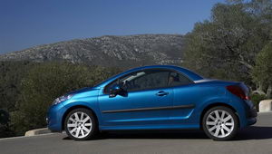 
Peugeot 207 CC (2007). Design extrieur 36
 